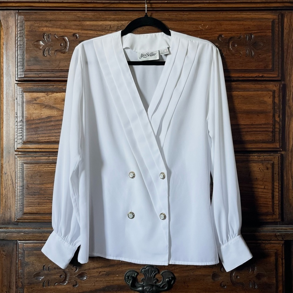 Yves St. Clair Vintage Pleated V-Neck Classic White Button-Front Blouse